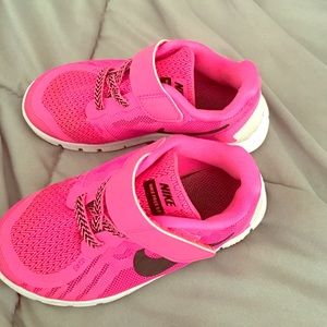 Nike shoes little girls